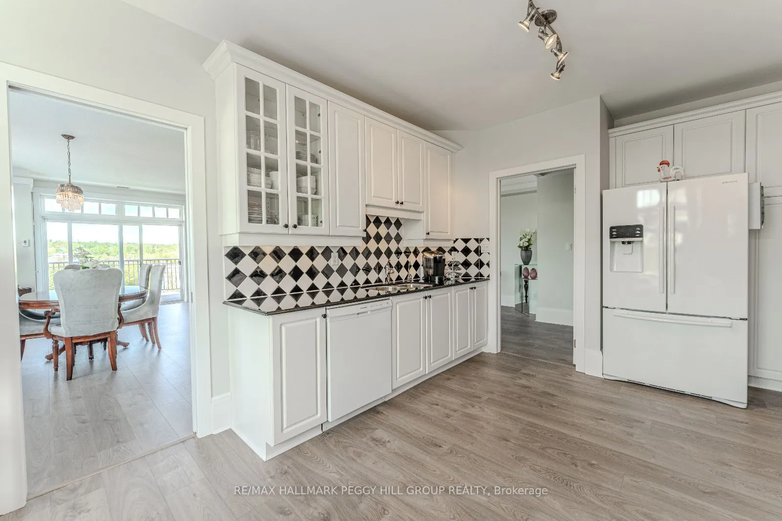 140 Cedar Island Road, #401