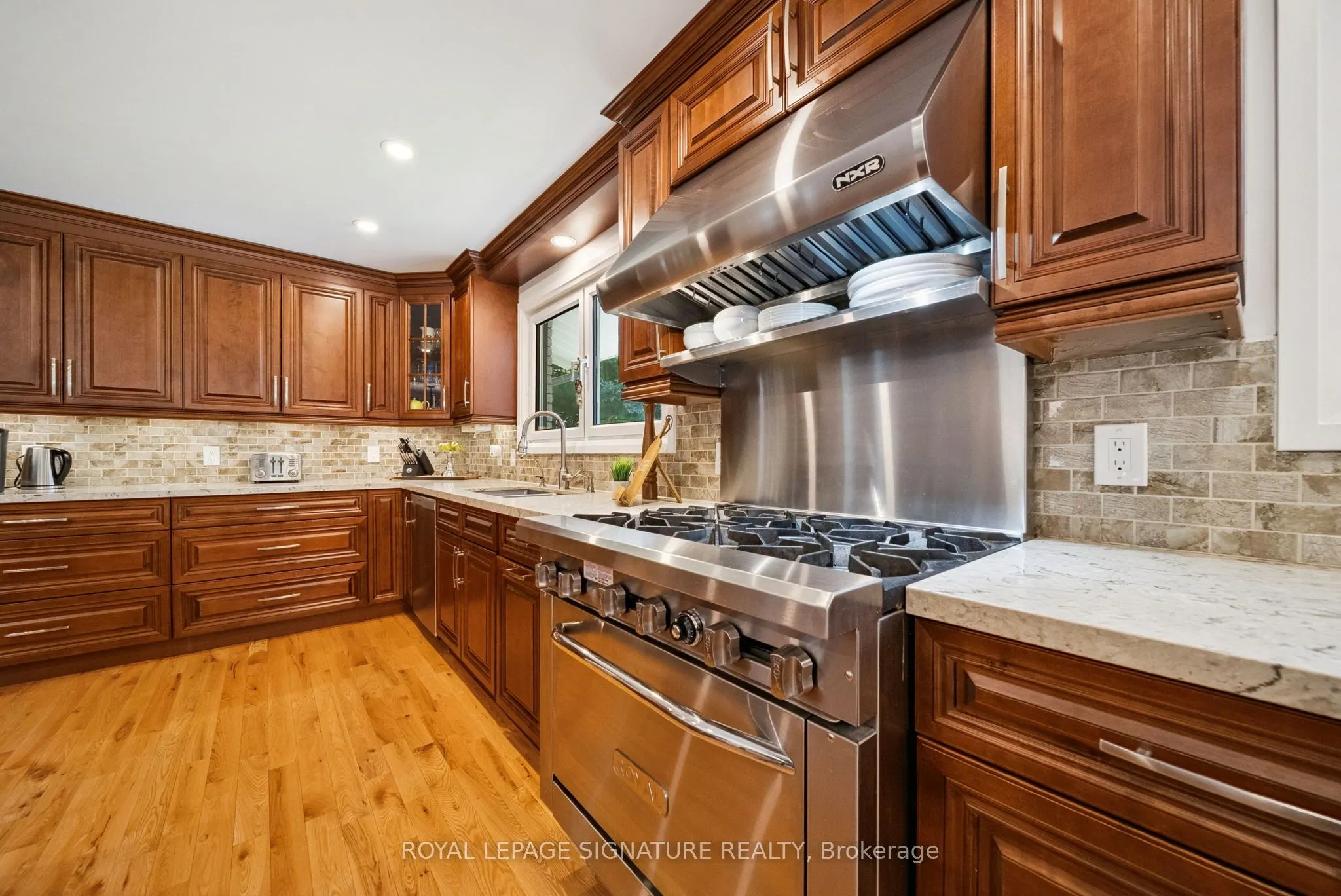 470 Parkview Court