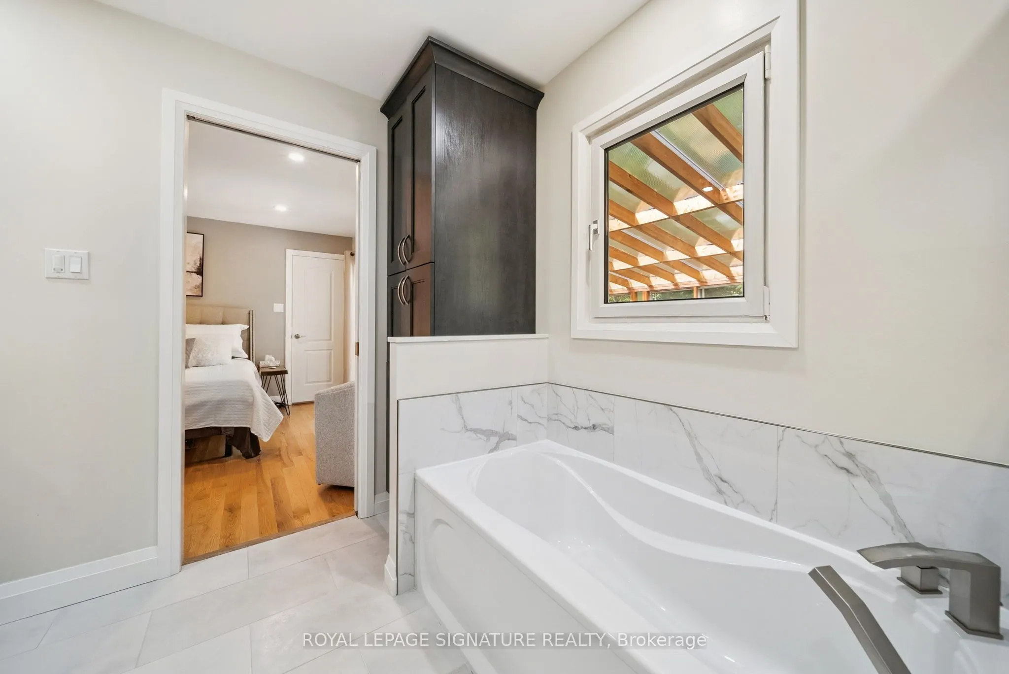 470 Parkview Court