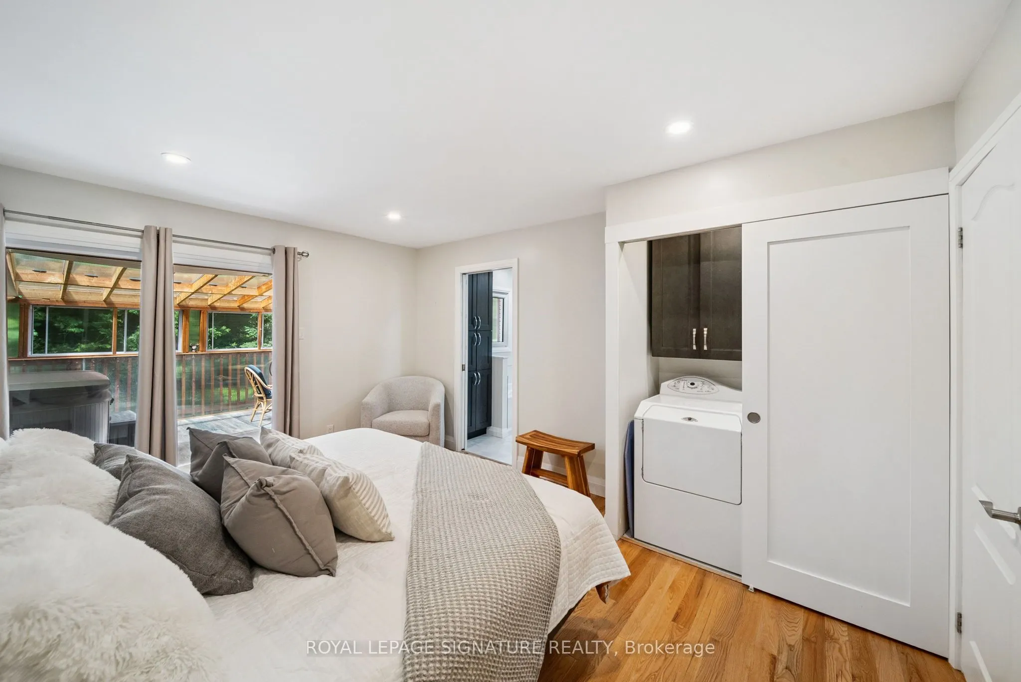 470 Parkview Court