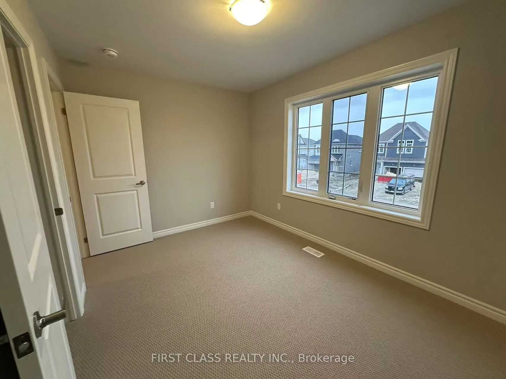 279 Springfield Crescent