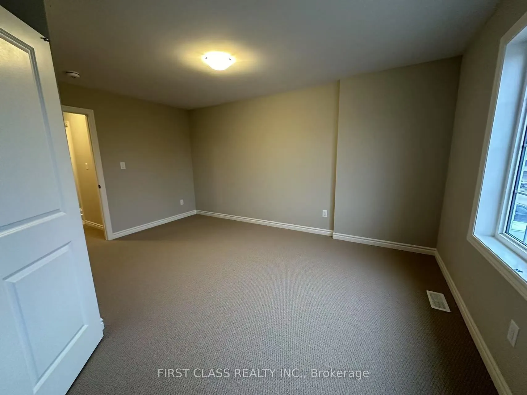 279 Springfield Crescent