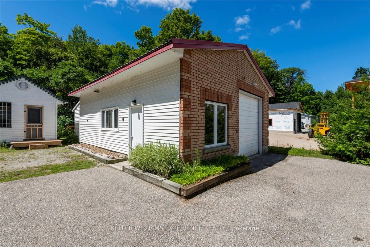1512 Champlain Road