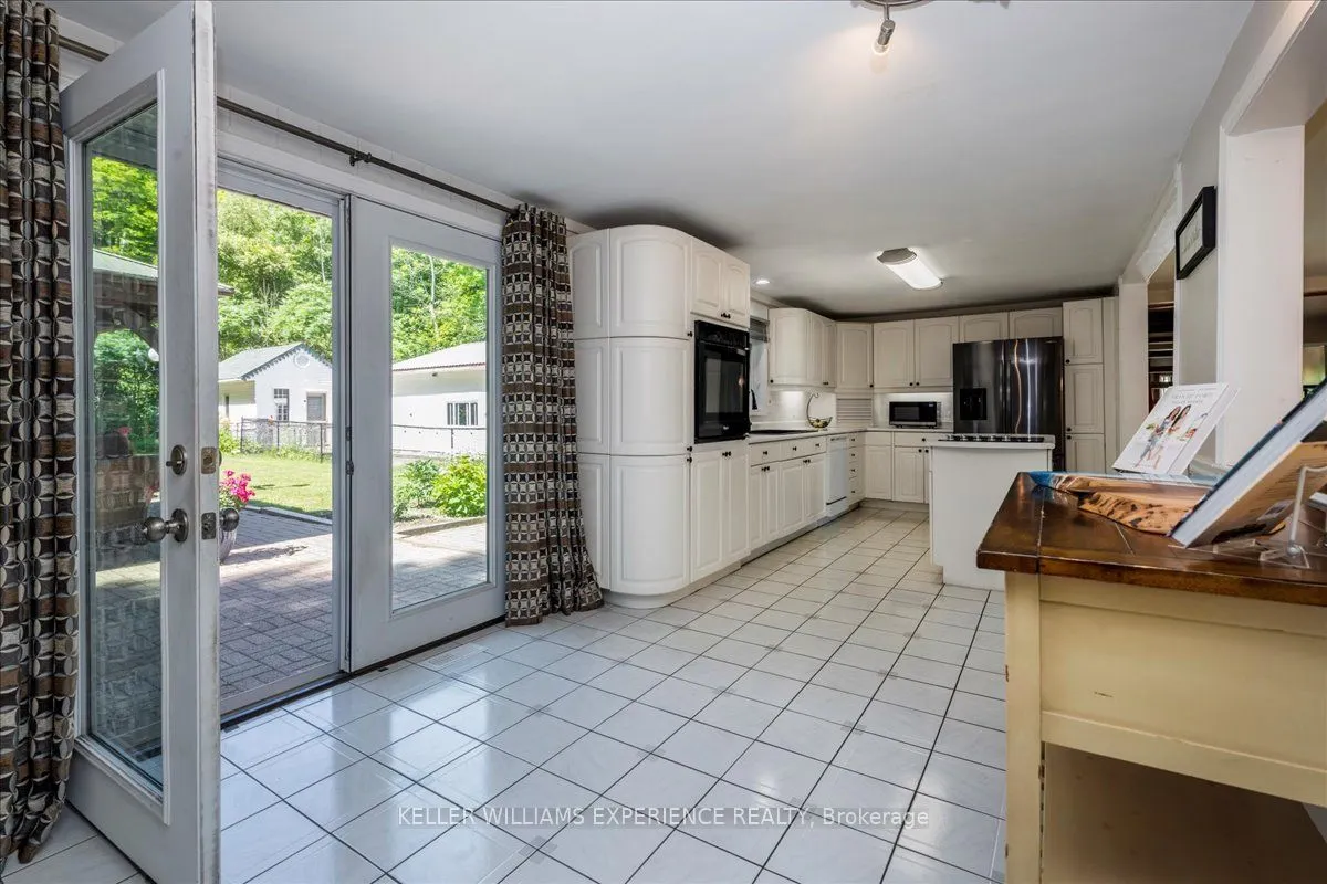 1512 Champlain Road