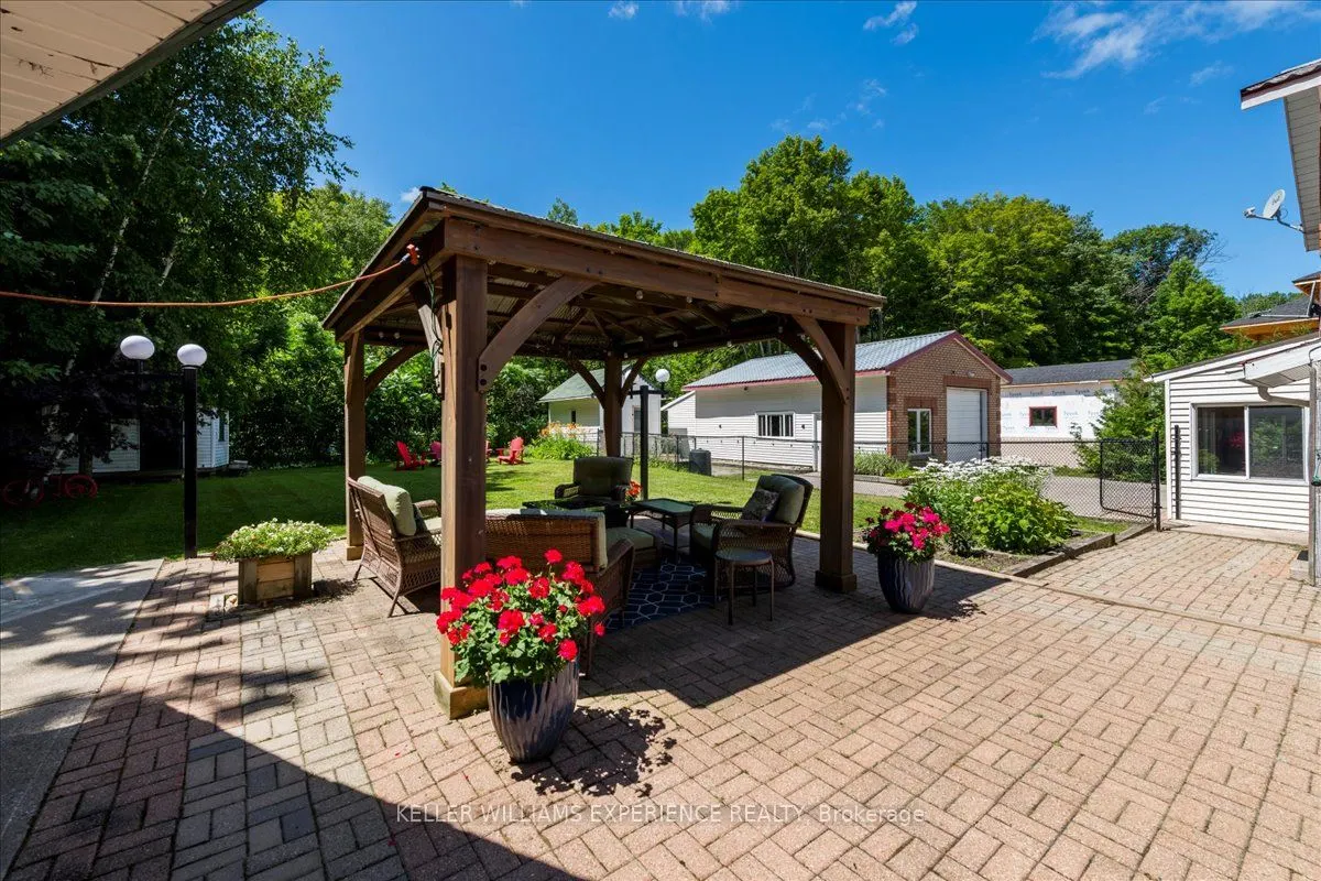 1512 Champlain Road