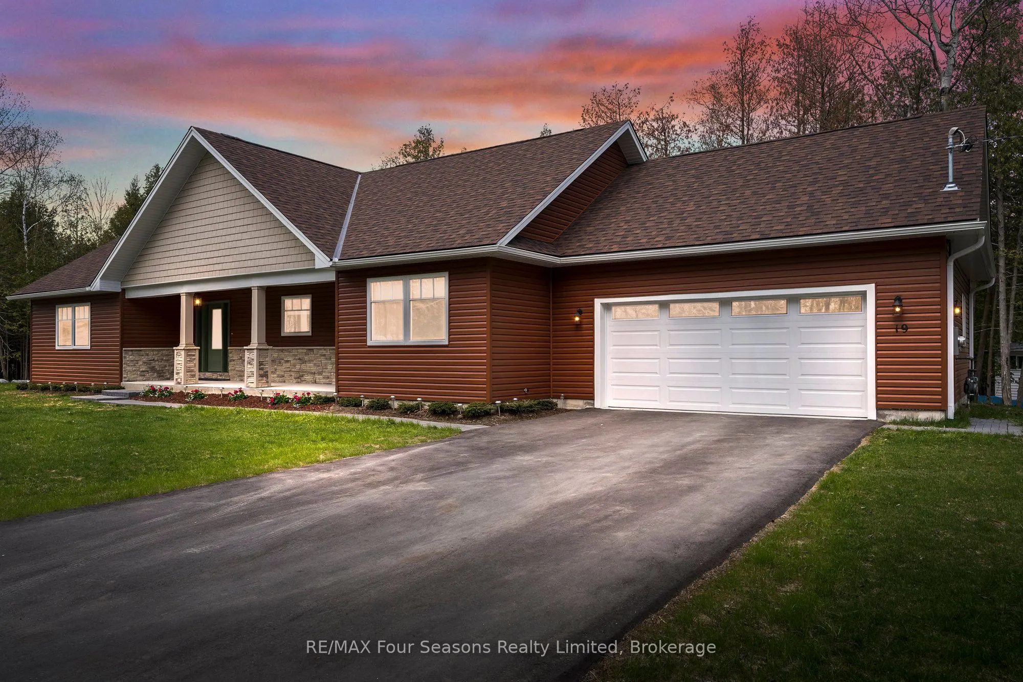 19 Currie Avenue