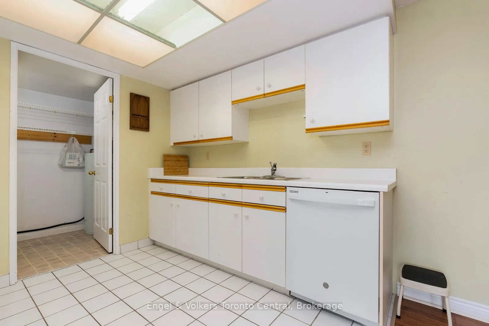 172 Eighth Street, #507