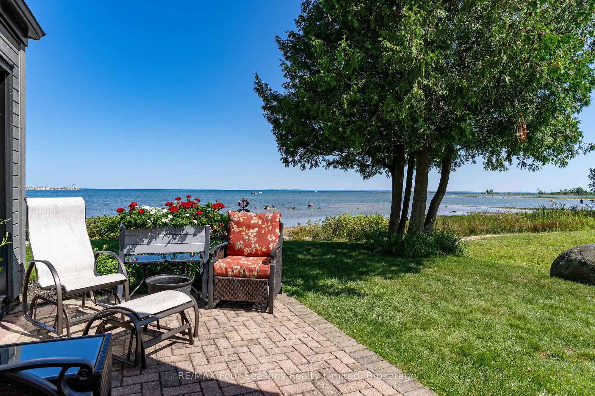 44 Trott Boulevard, #18