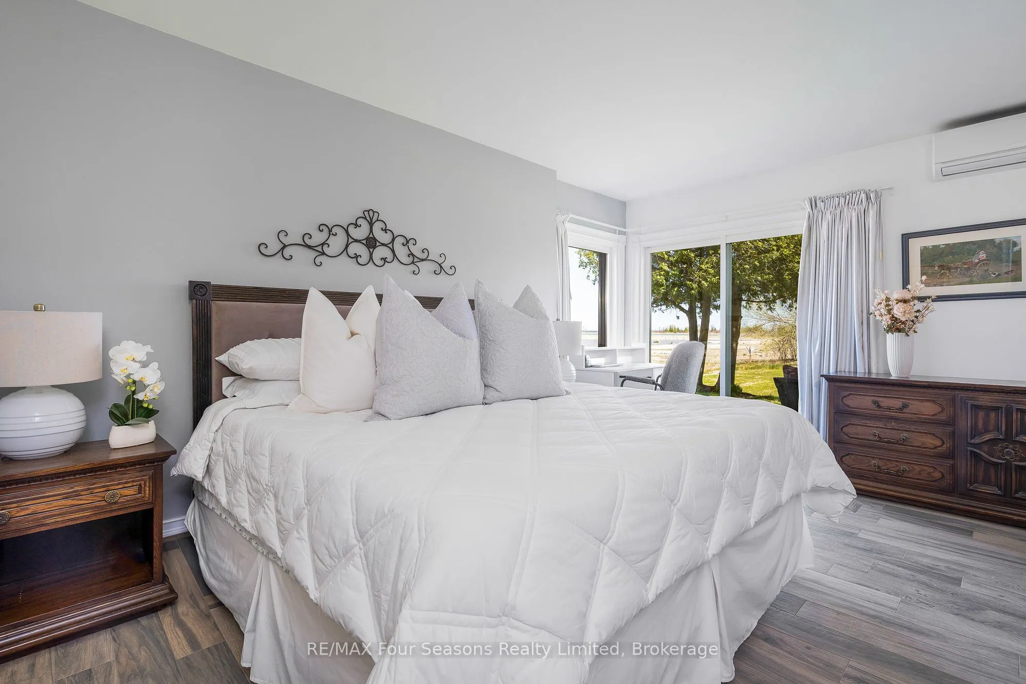 44 Trott Boulevard, #18