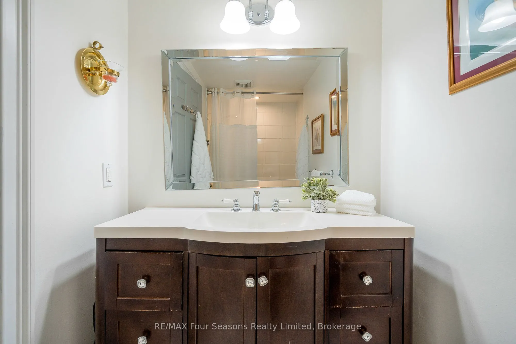 44 Trott Boulevard, #18