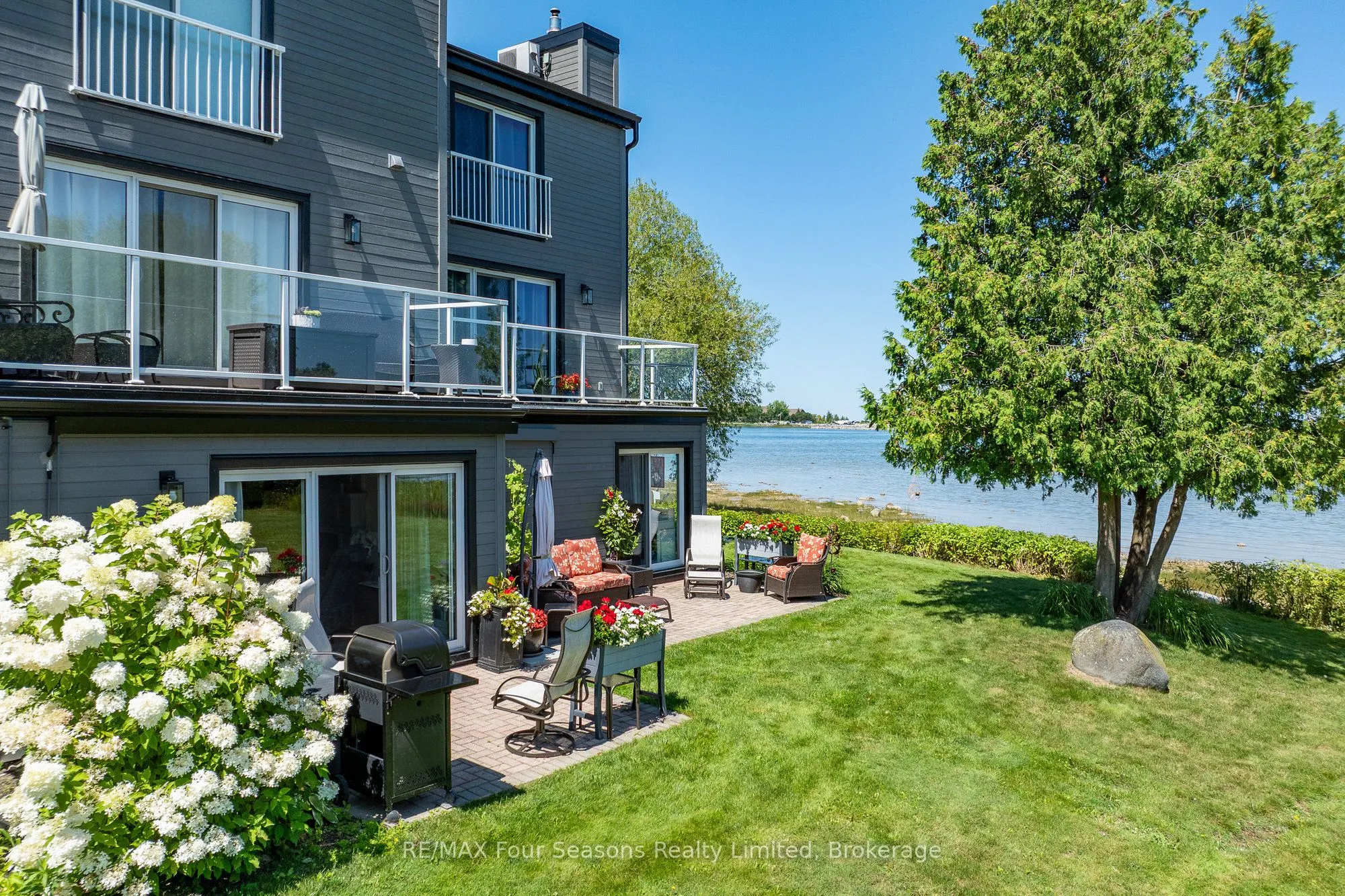 44 Trott Boulevard, #18