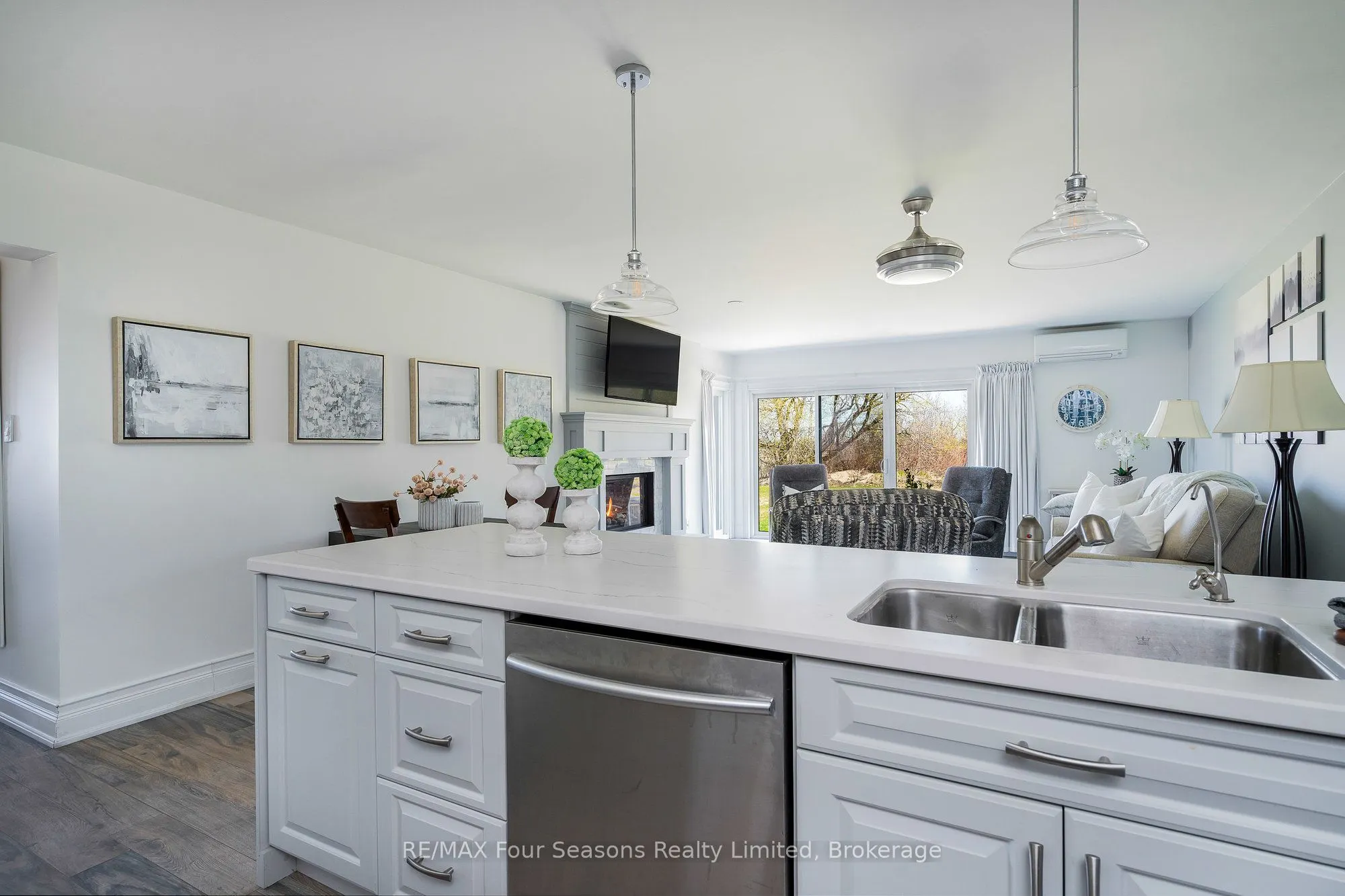 44 Trott Boulevard, #18