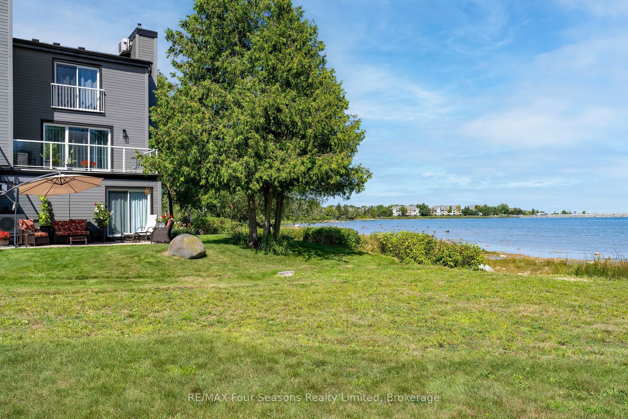 44 Trott Boulevard, #18