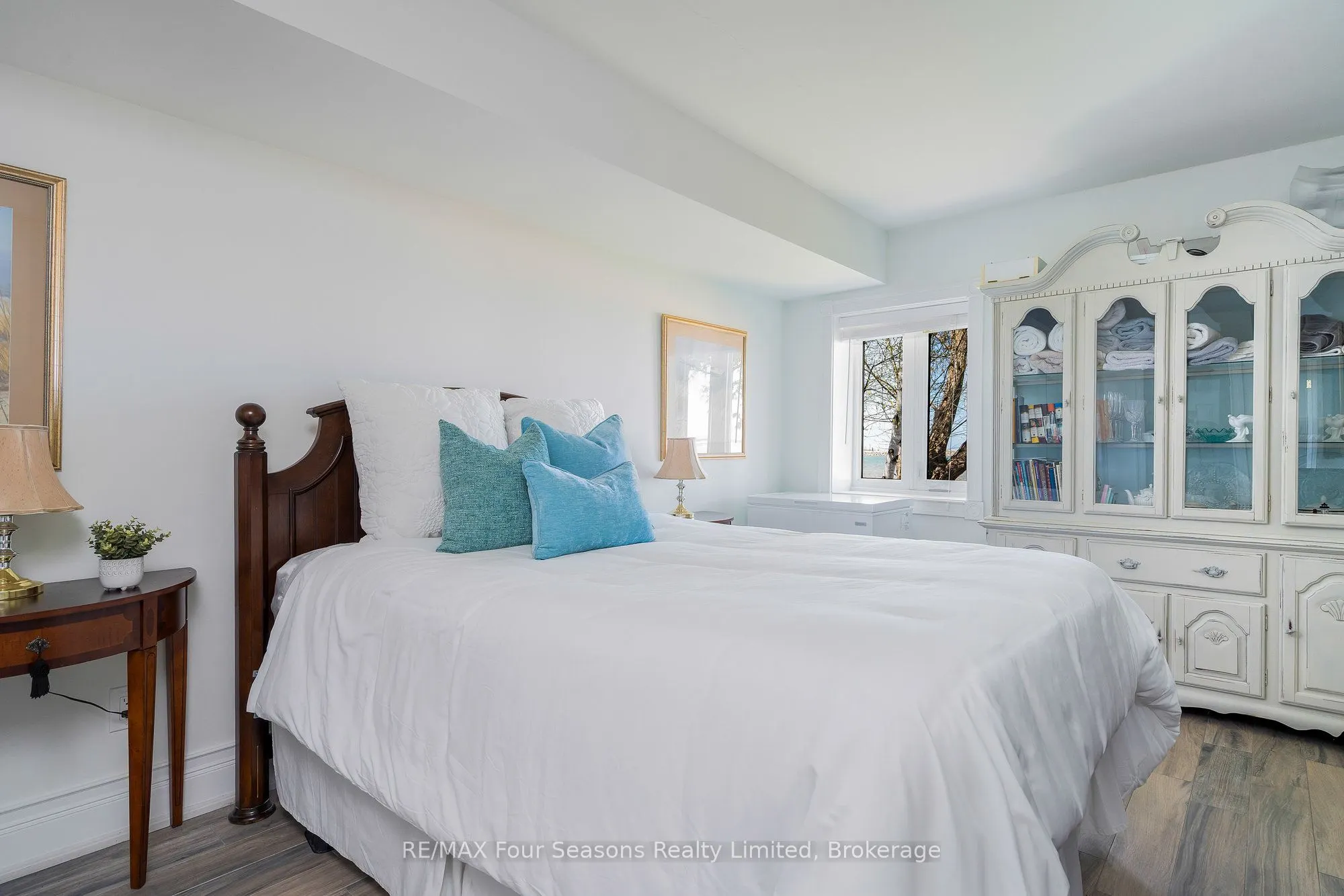44 Trott Boulevard, #18