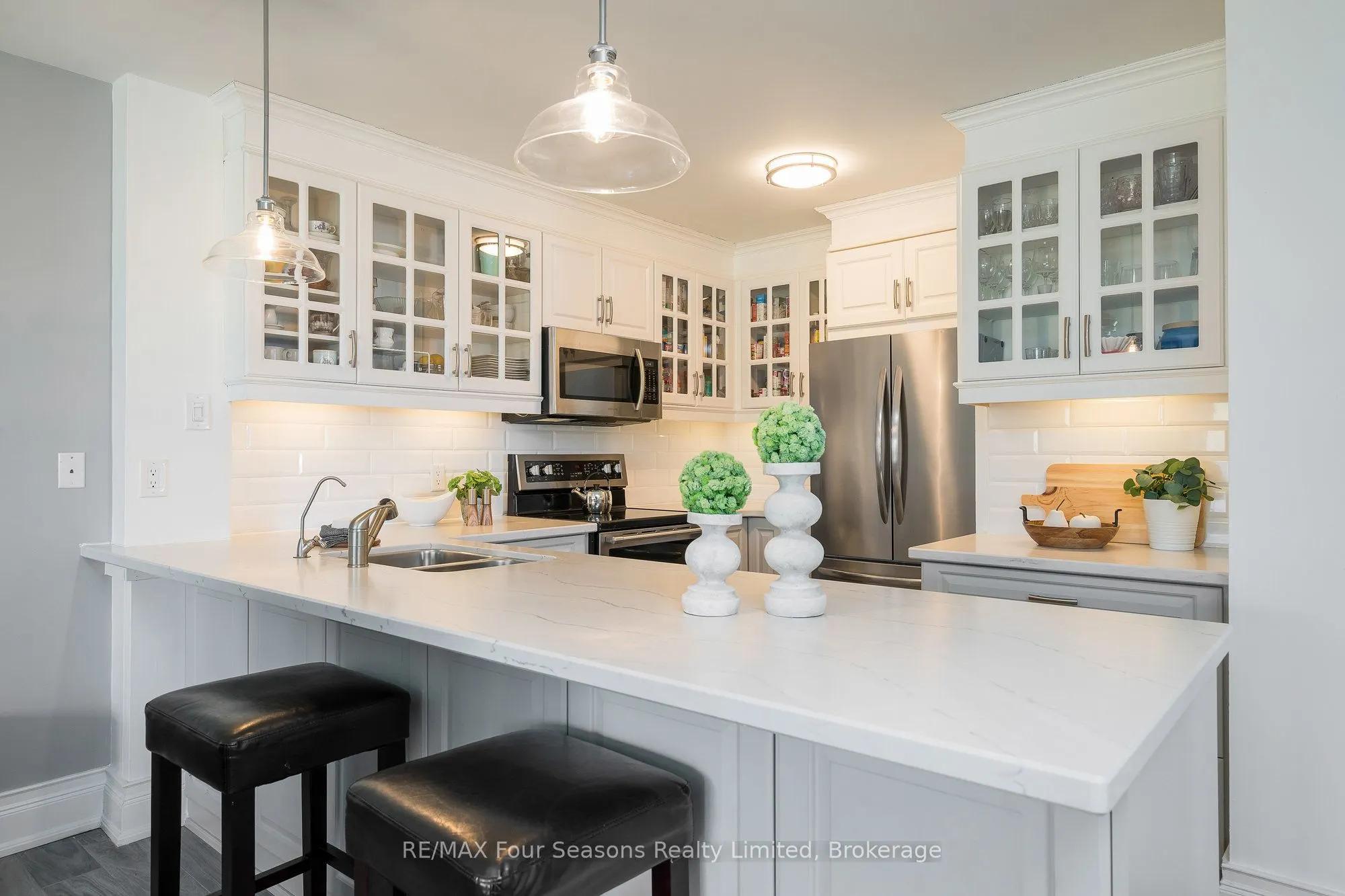 44 Trott Boulevard, #18