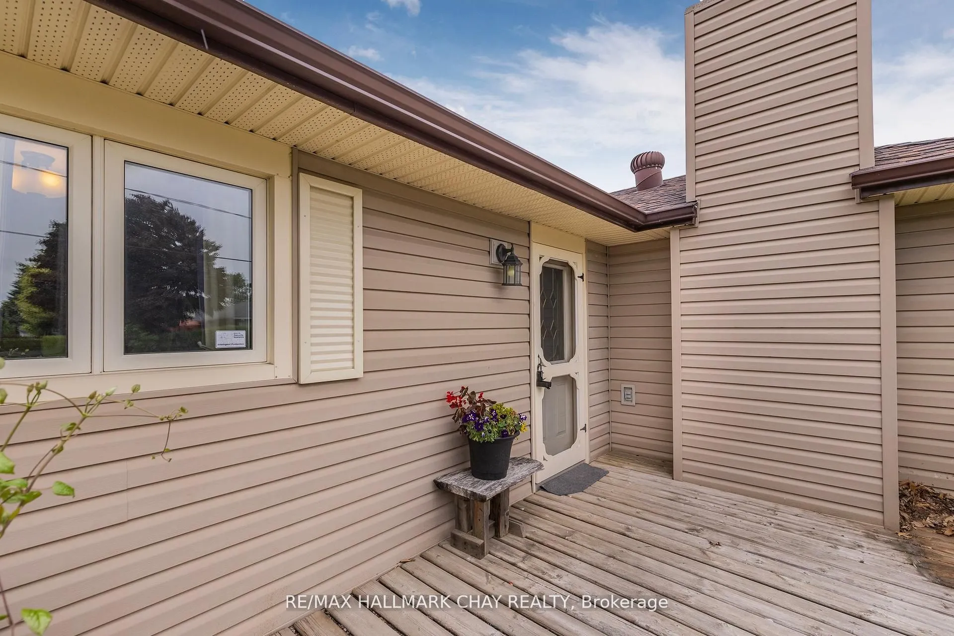 66 Queen Street E