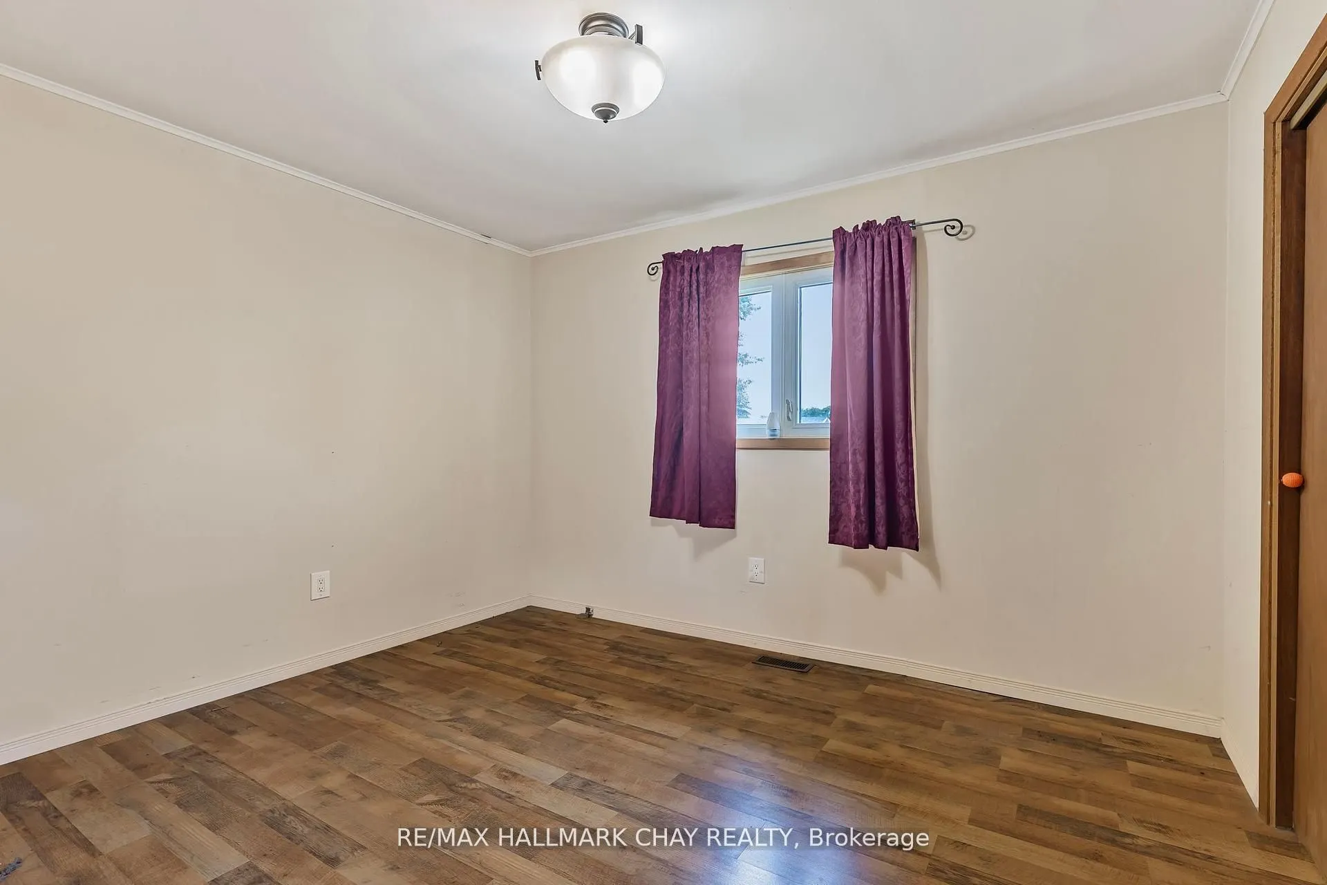 66 Queen Street E