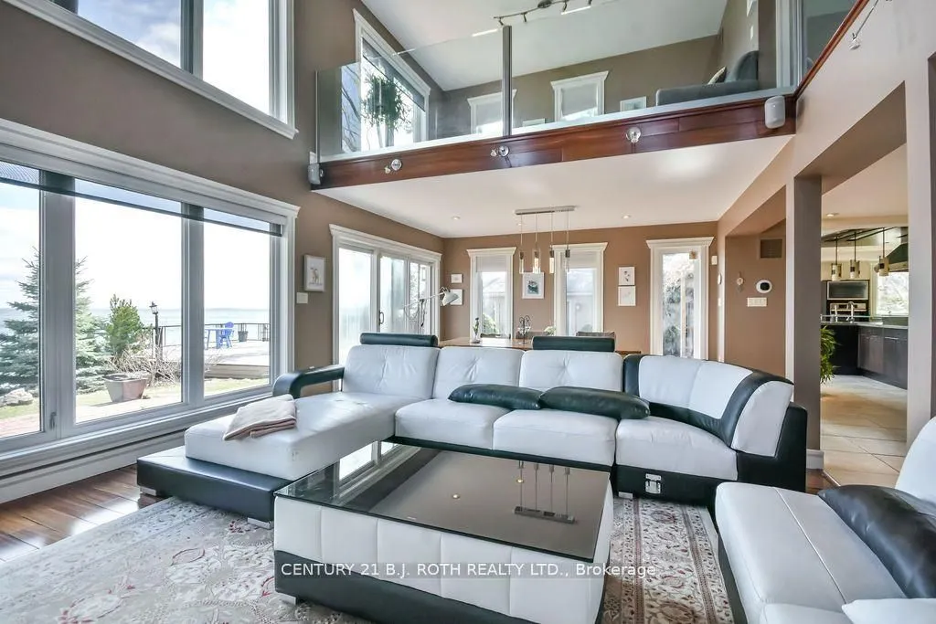 73 LAKESHORE Road W