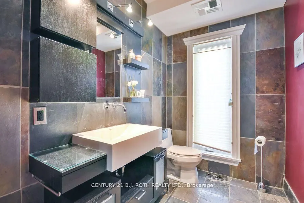 73 LAKESHORE Road W