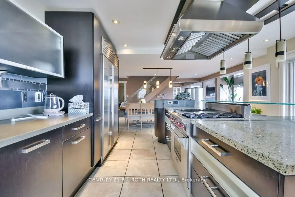 73 LAKESHORE Road W