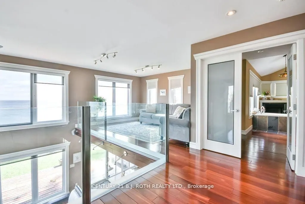 73 LAKESHORE Road W
