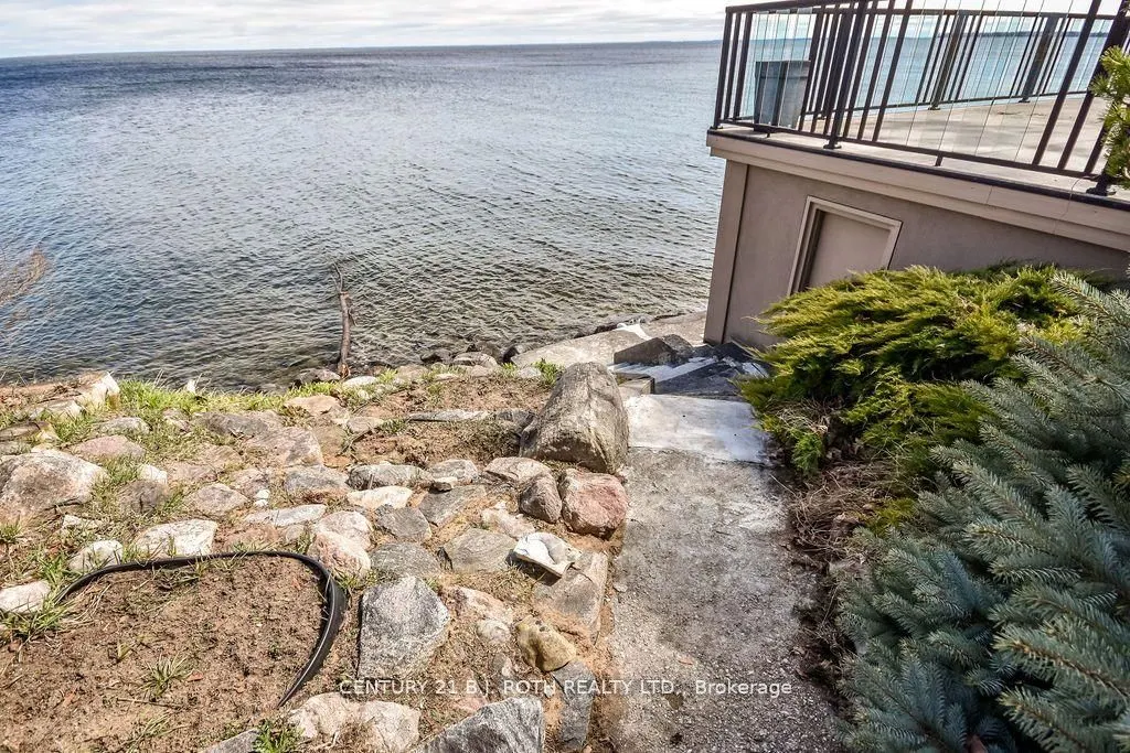 73 LAKESHORE Road W