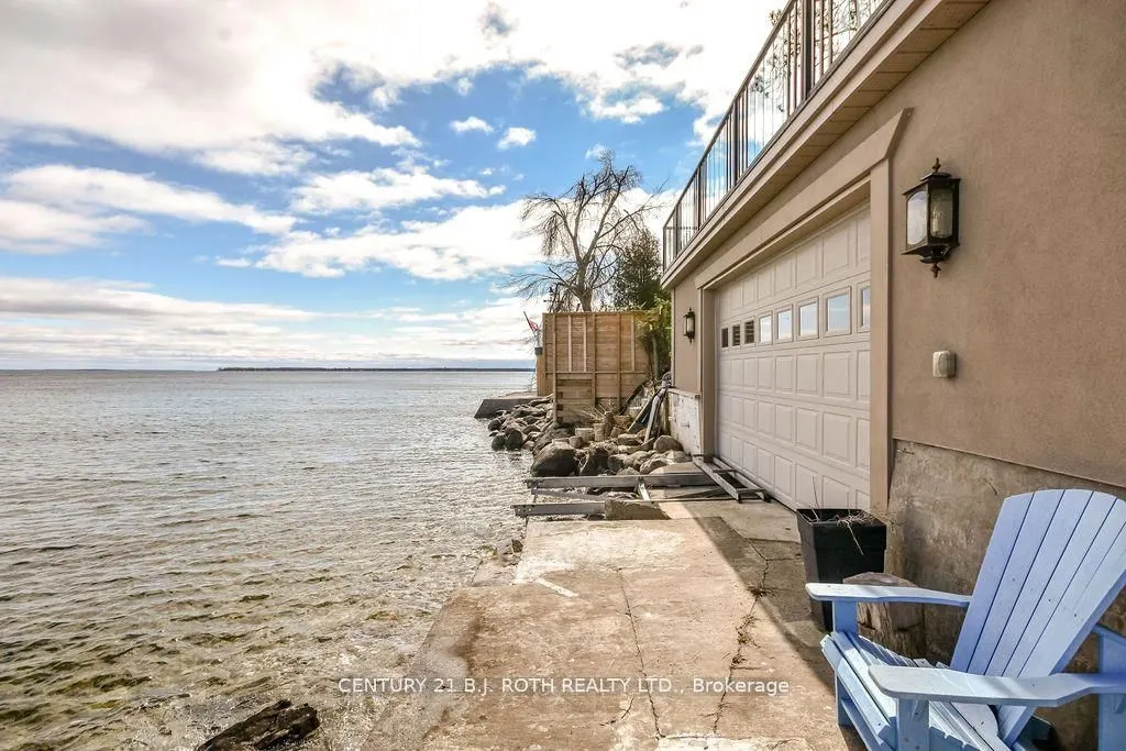 73 LAKESHORE Road W