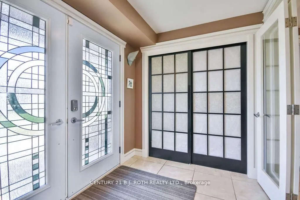 73 LAKESHORE Road W