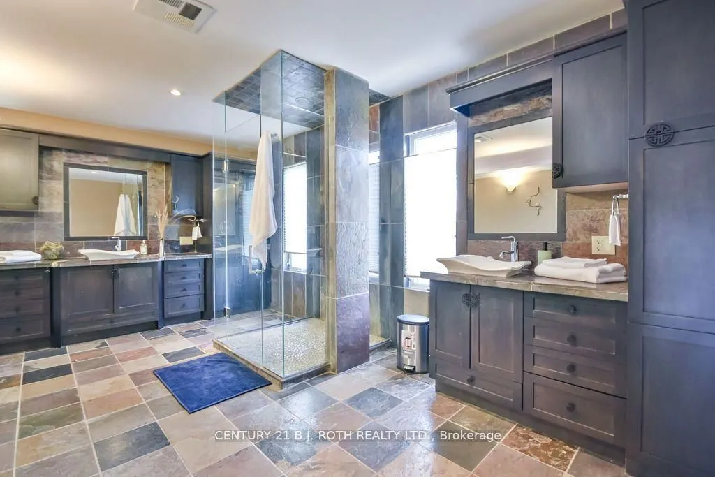 73 LAKESHORE Road W