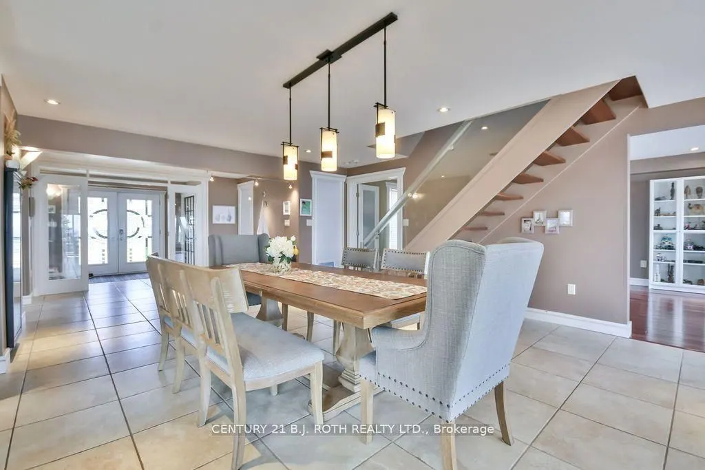 73 LAKESHORE Road W