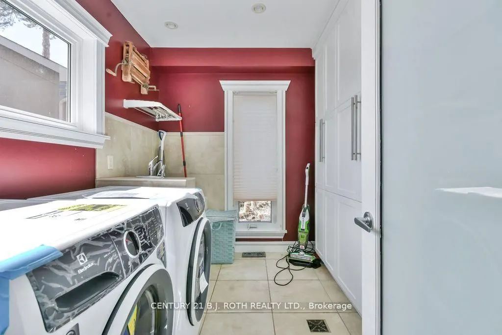 73 LAKESHORE Road W