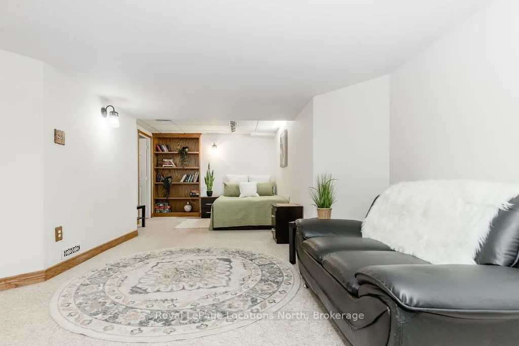 10 BARWICK Drive
