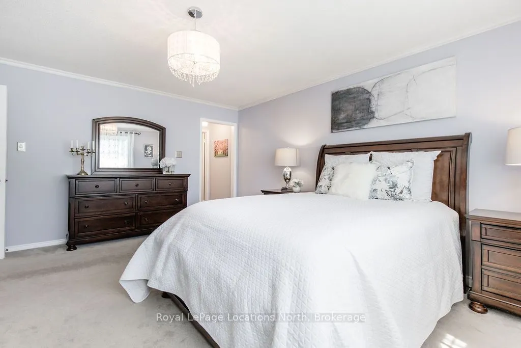 10 BARWICK Drive