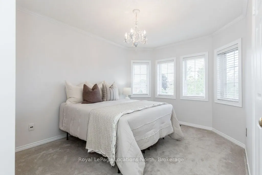 10 BARWICK Drive