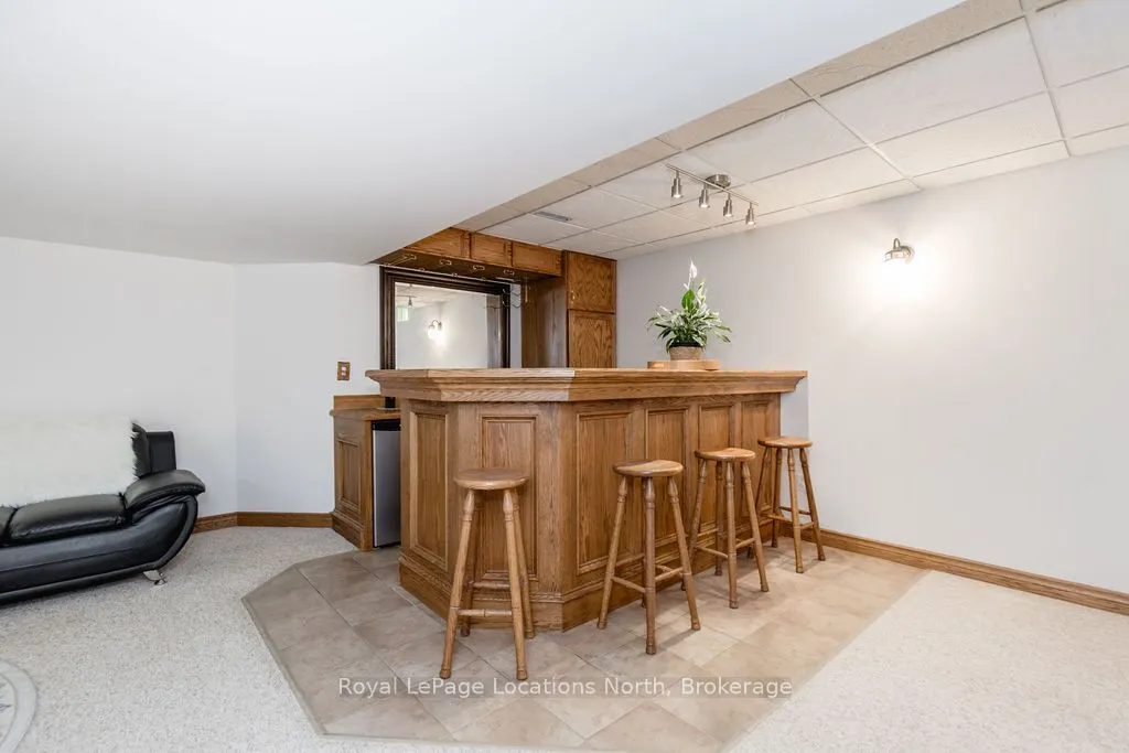 10 BARWICK Drive