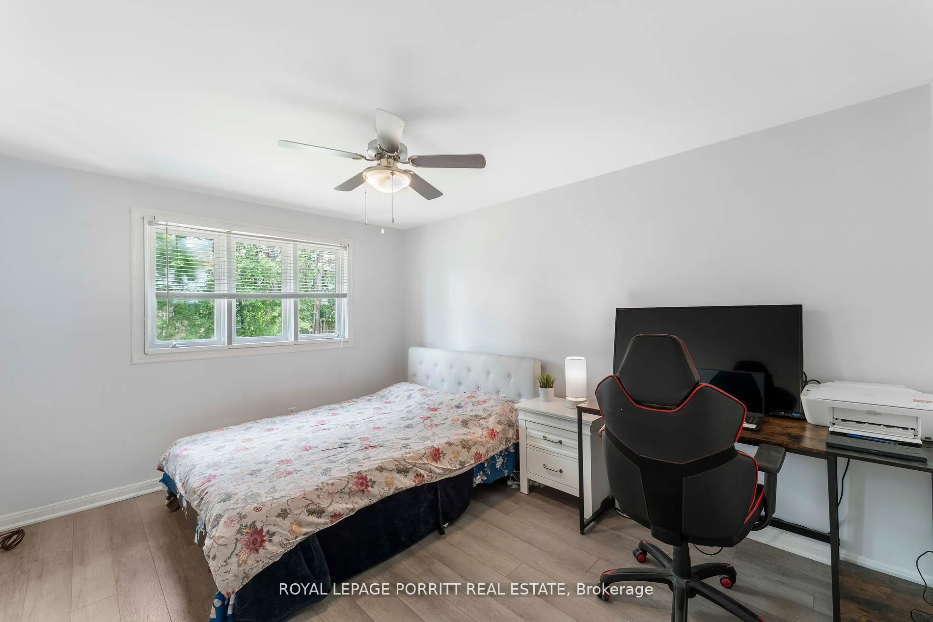 32 Chaucer Crescent