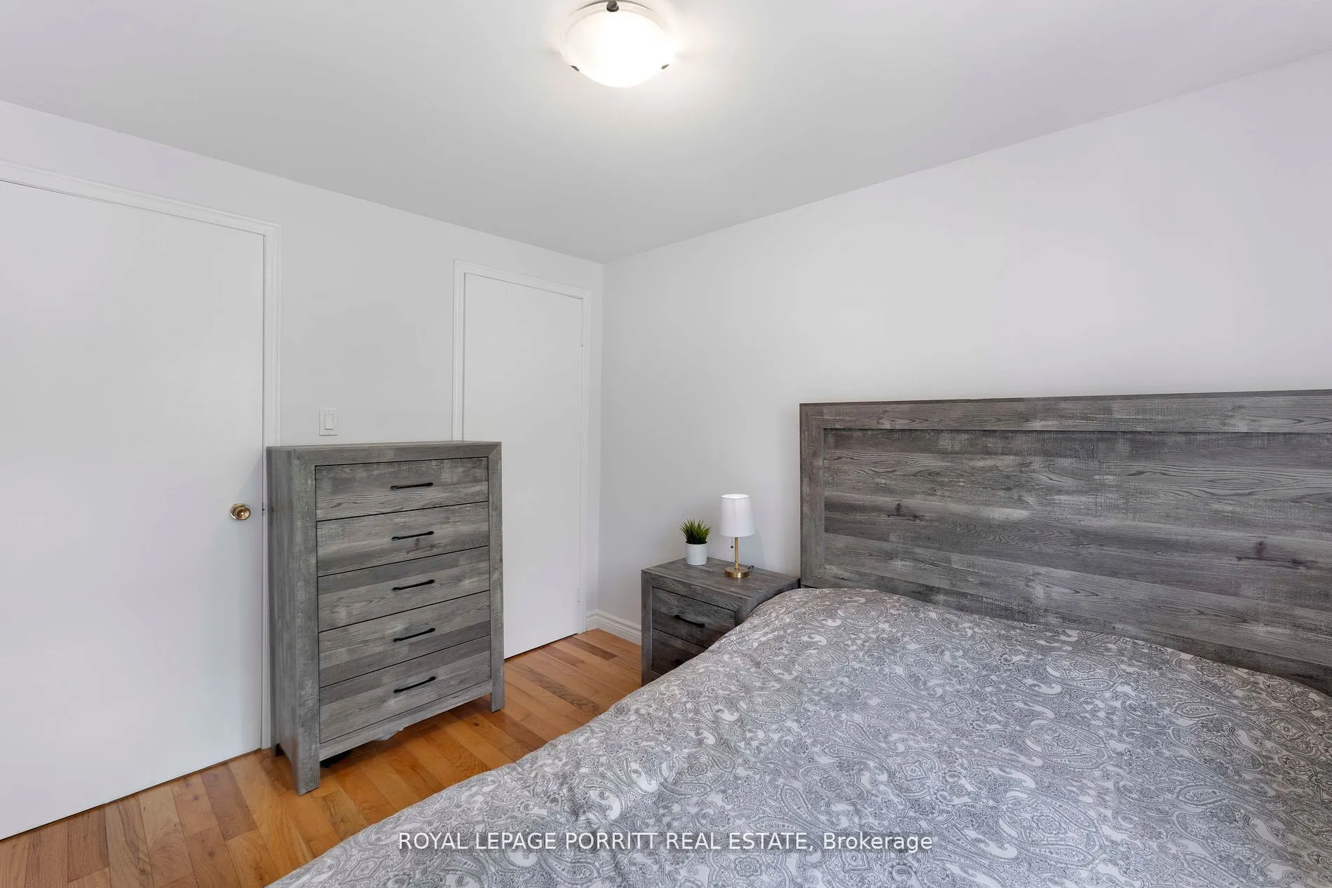 32 Chaucer Crescent