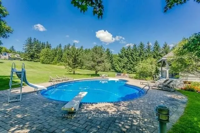 2653 Ridge Road W