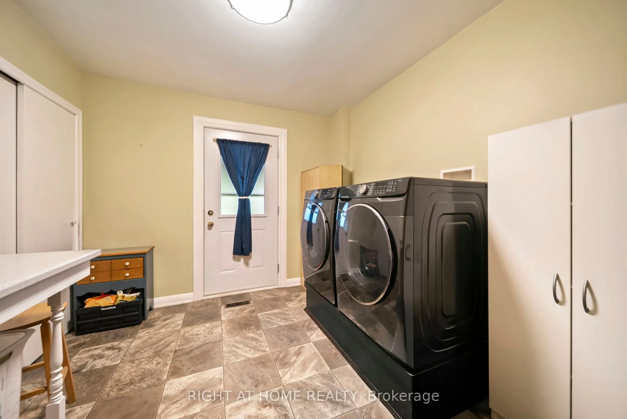 392 Bayview Parkway