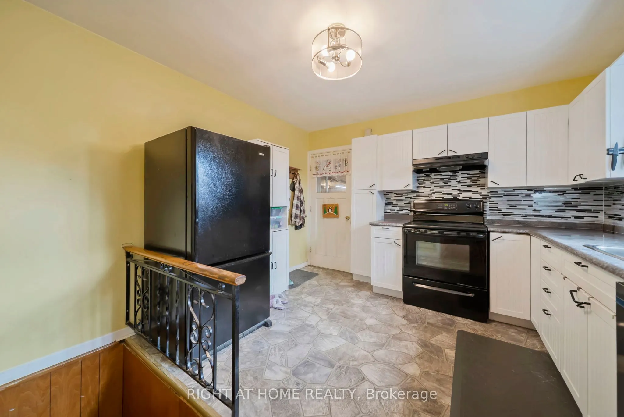 392 Bayview Parkway