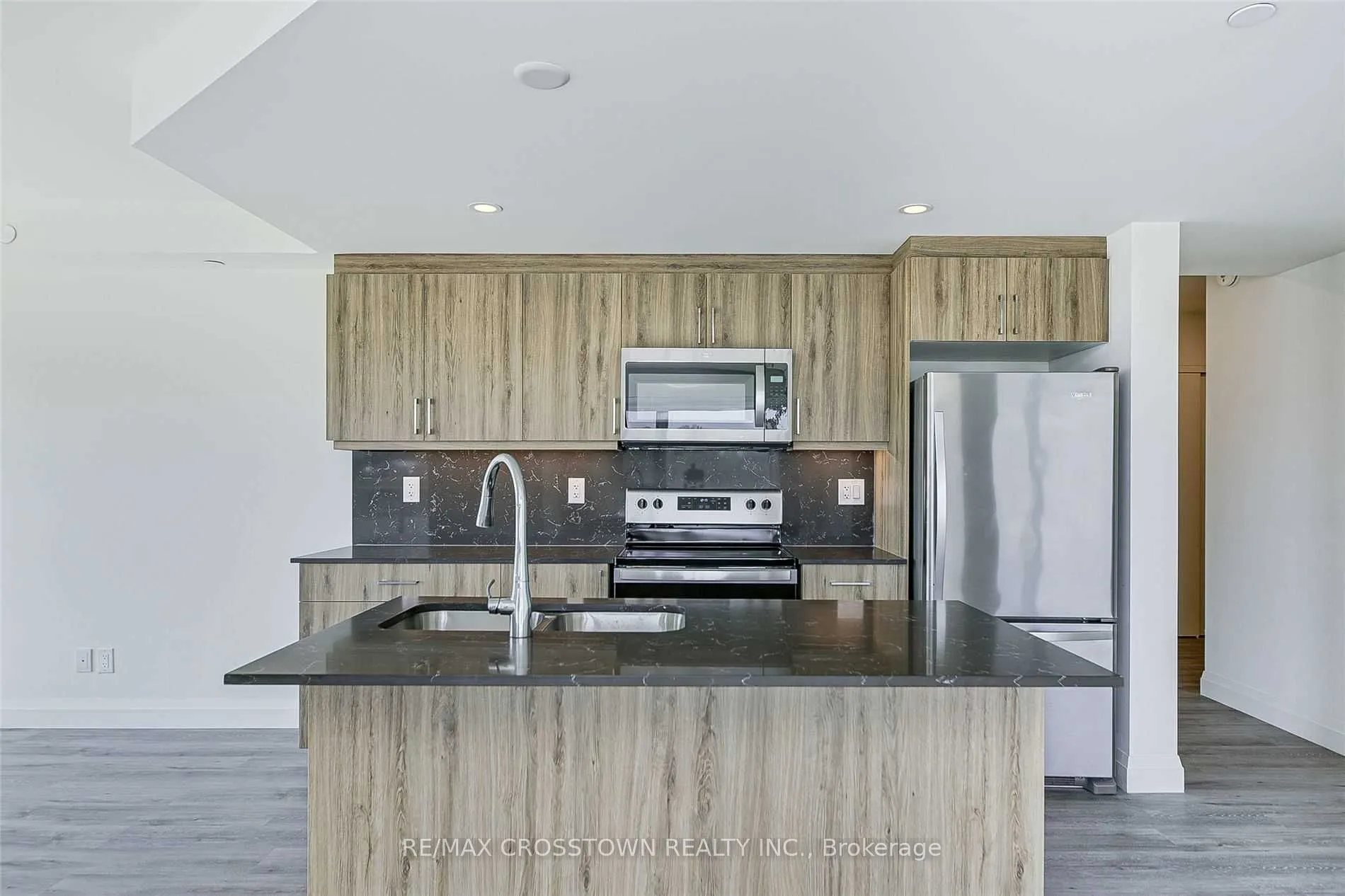 58 LAKESIDE Terrace, #712