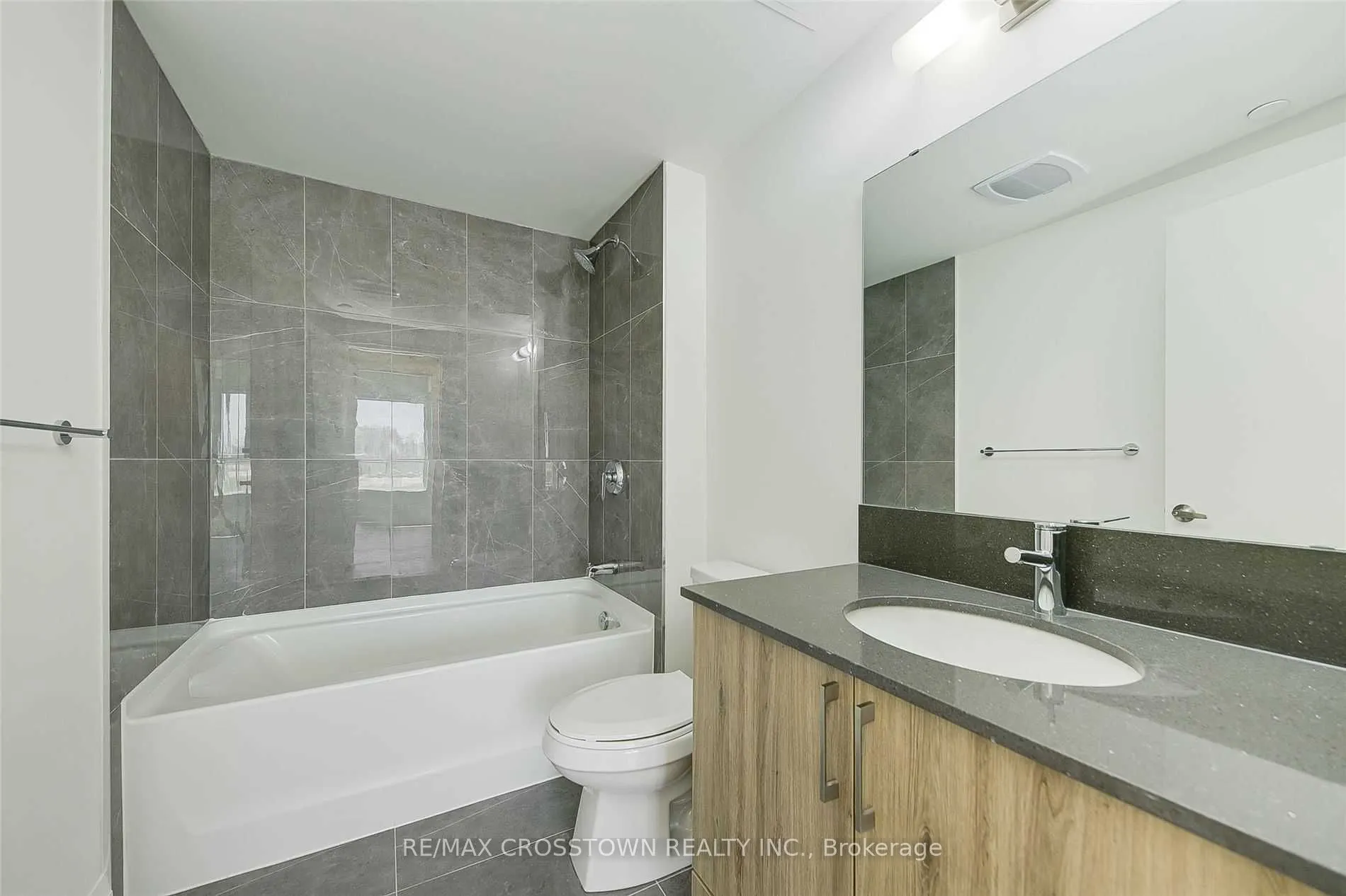 58 LAKESIDE Terrace, #712