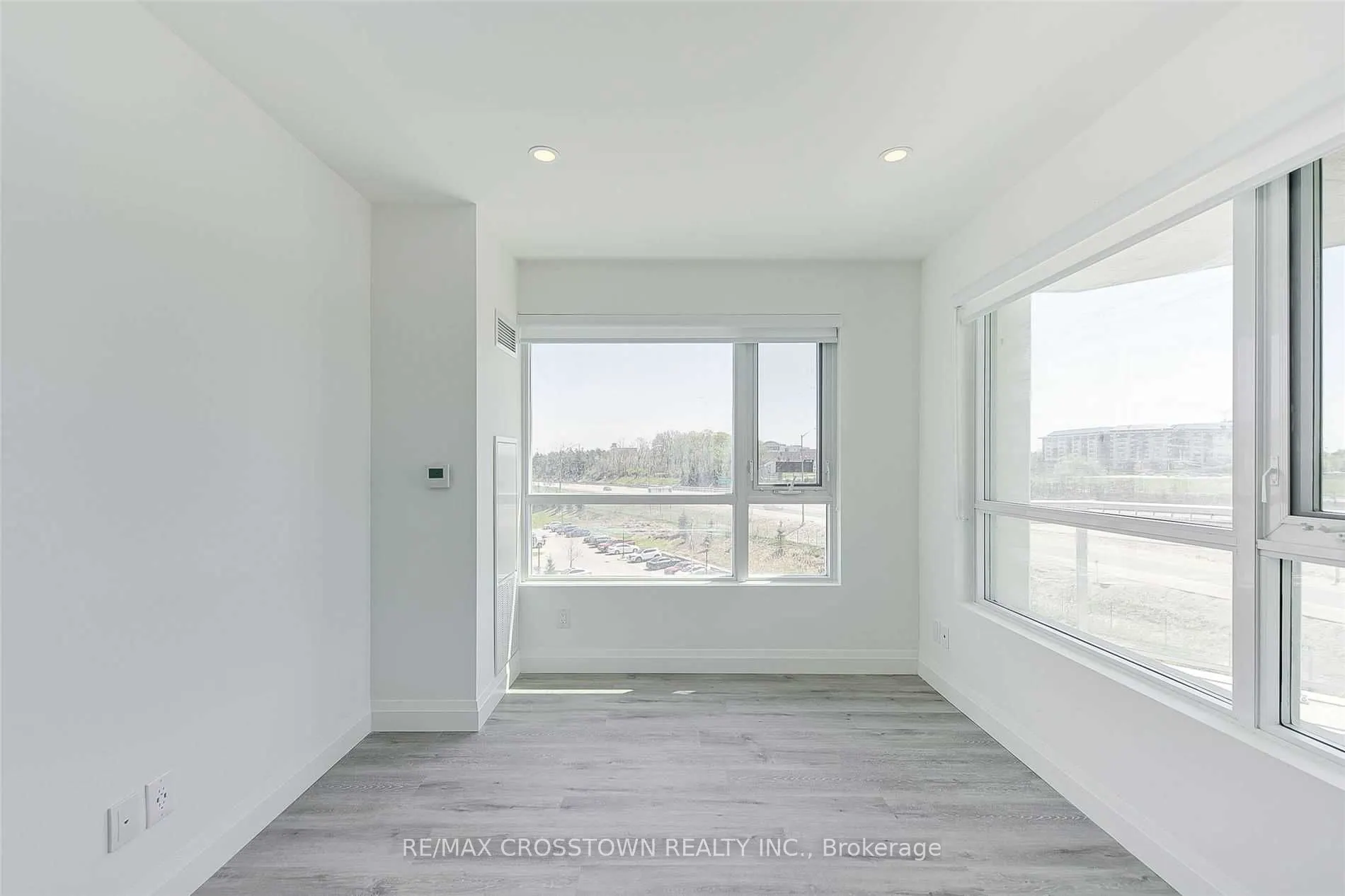 58 LAKESIDE Terrace, #712