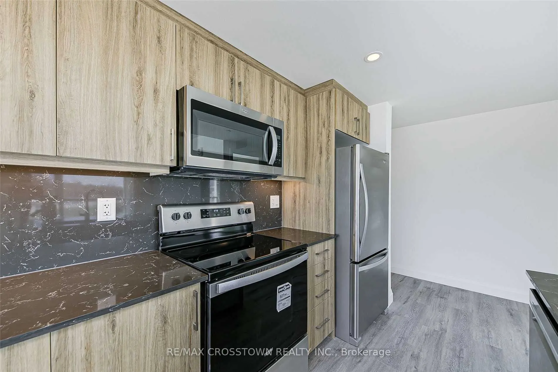 58 LAKESIDE Terrace, #712