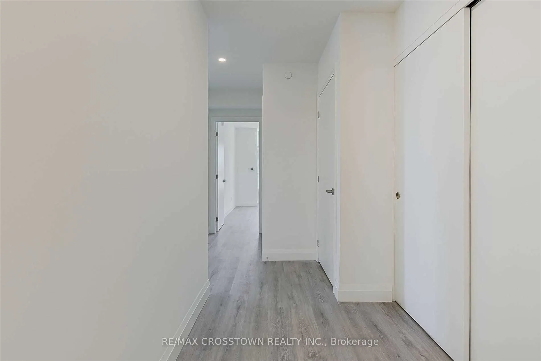 58 LAKESIDE Terrace, #712