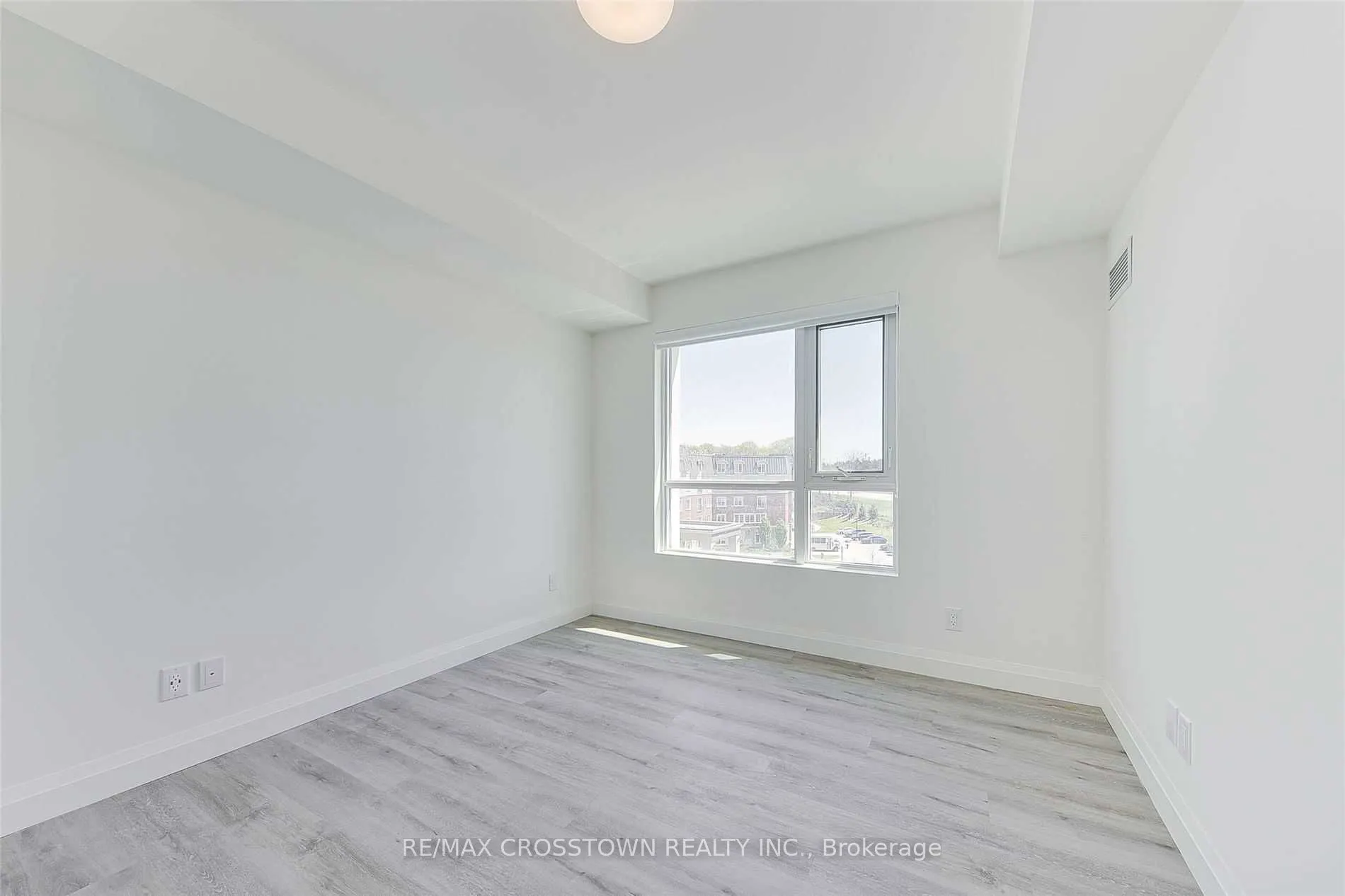 58 LAKESIDE Terrace, #712