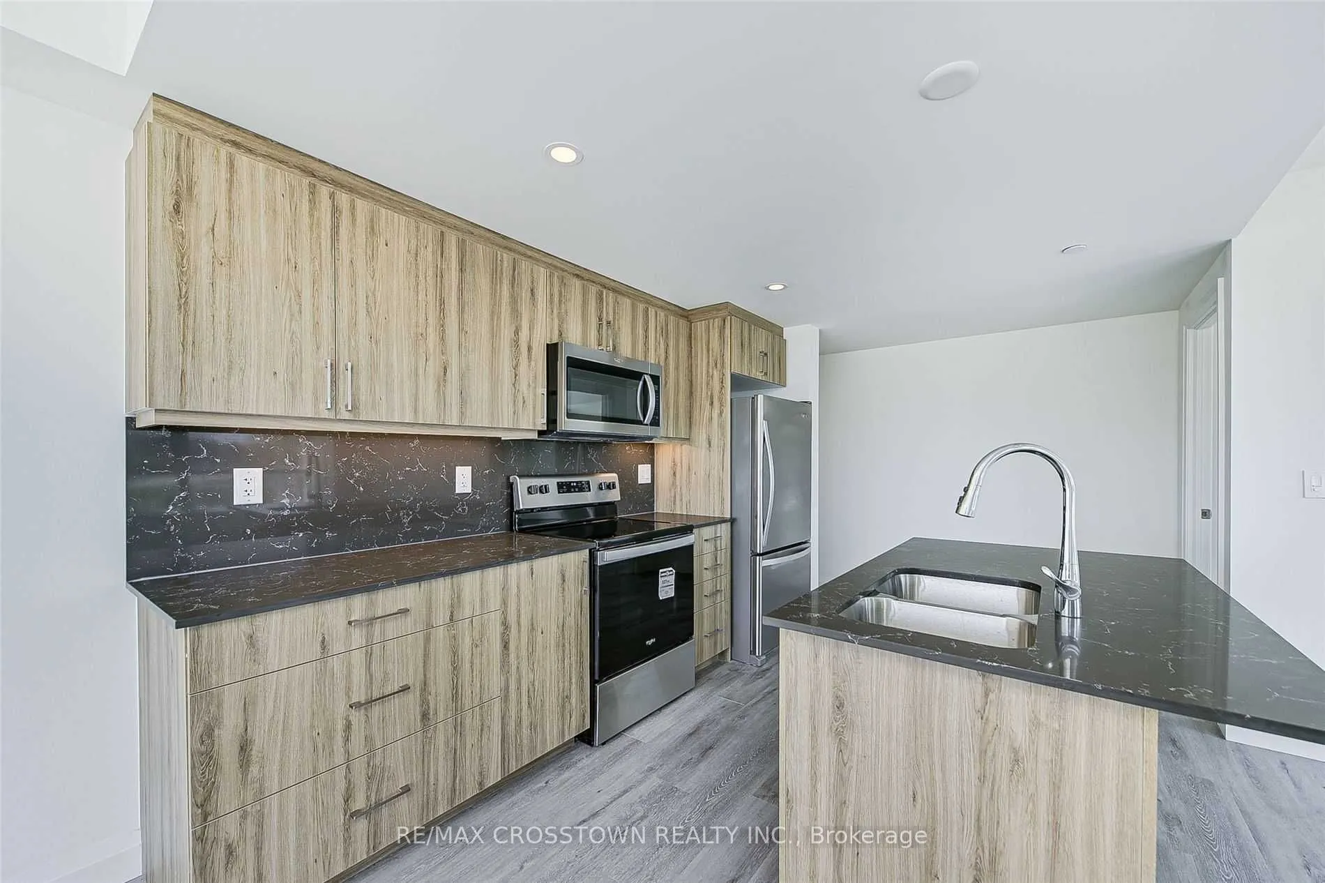 58 LAKESIDE Terrace, #712