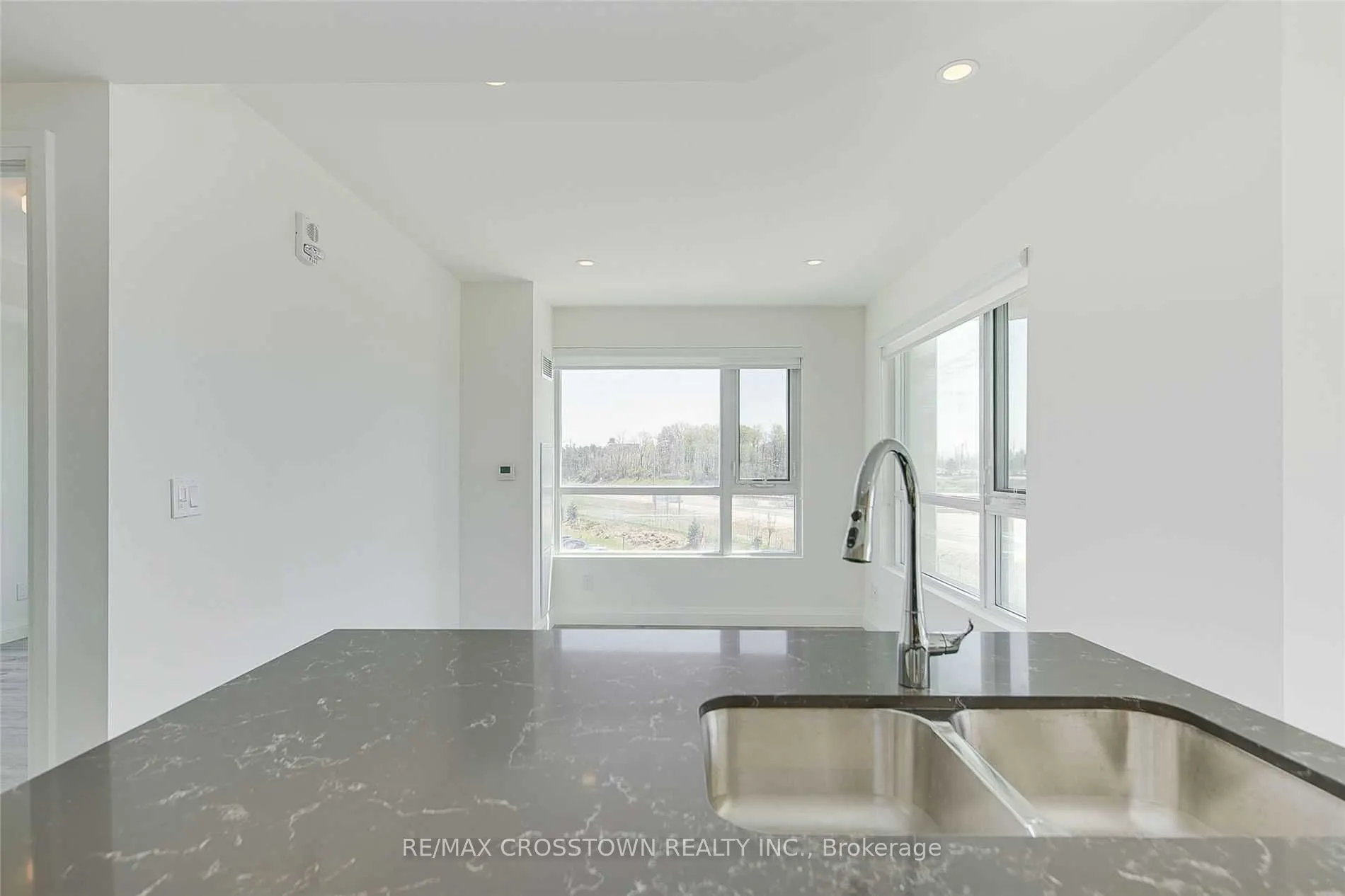 58 LAKESIDE Terrace, #712