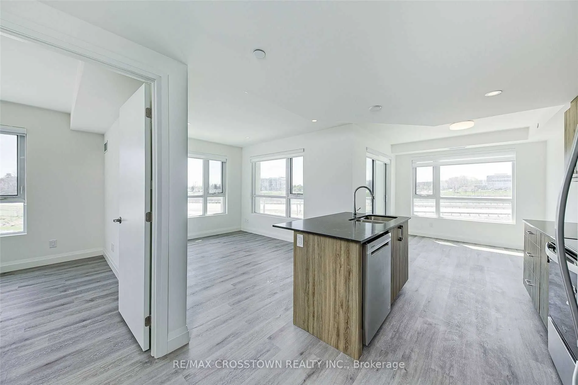 58 LAKESIDE Terrace, #712