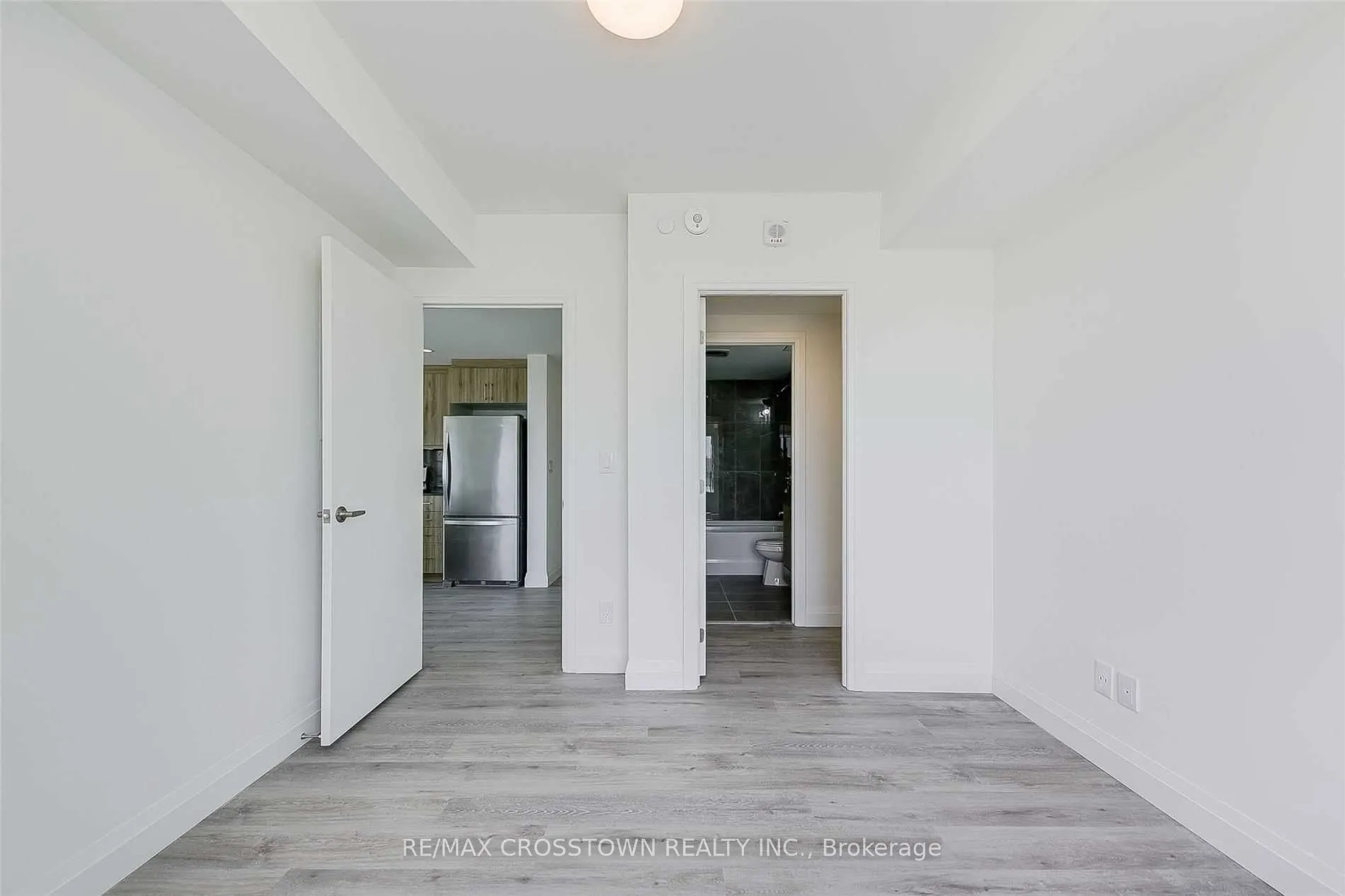 58 LAKESIDE Terrace, #712